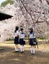 若くてかわいいJKの女の子🥰