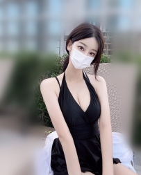 琳琳 ：166.E.47.25歲  高挑大奶 完美身材曲線