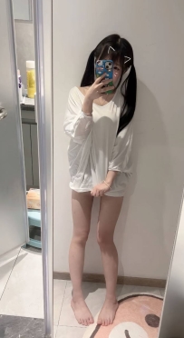 娃娃 155.C.42.19歲  可愛蘿莉型 可角色扮演